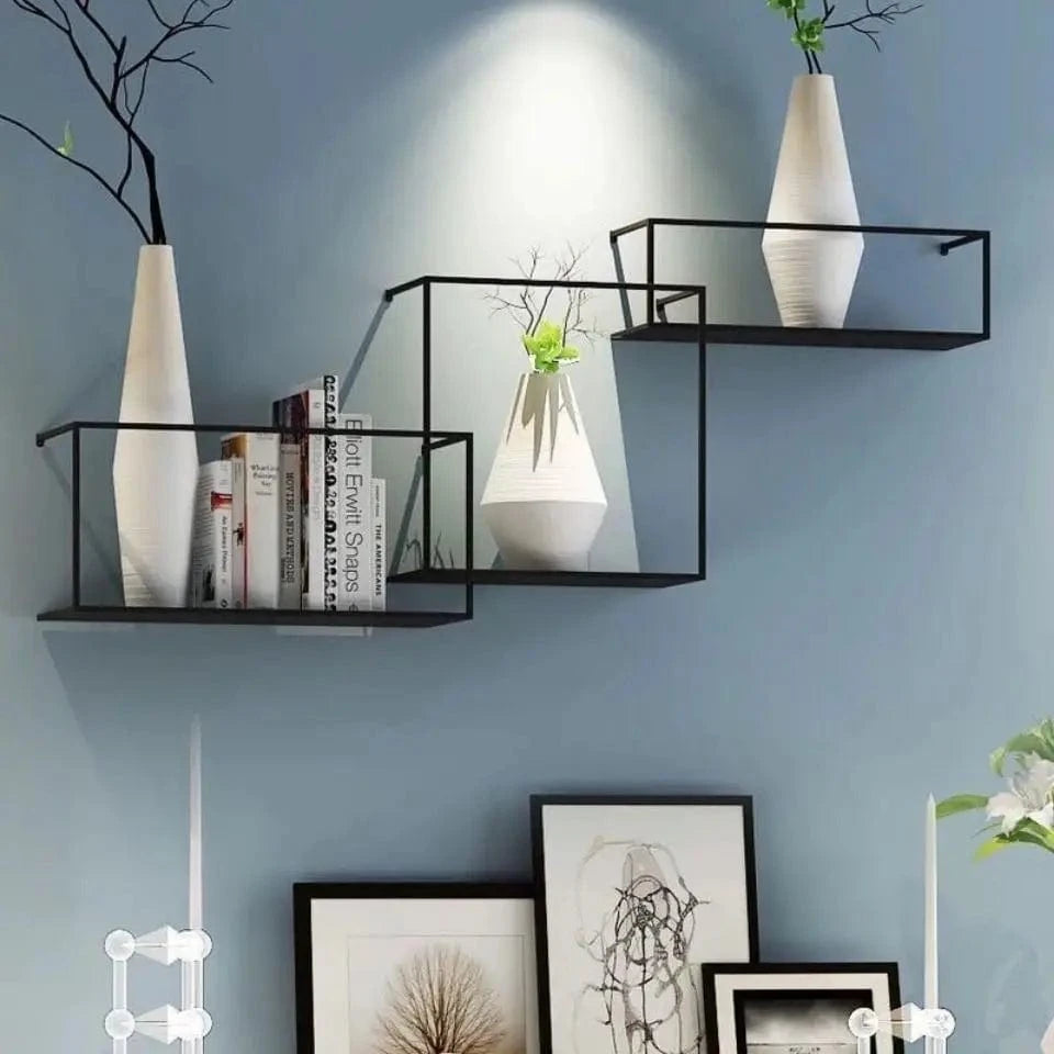 Étagère murale noire en fer forgé